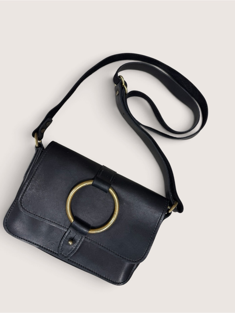 UBAN SOUTHERN Black Leather 5 Pocket Crossbody Bag with Gold Ring Accent